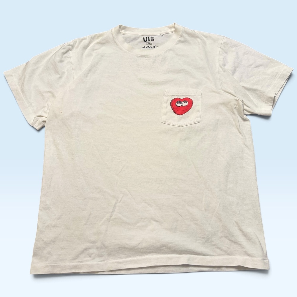 Uniqlo UT KAWS Shirt Mens XL White Heart Pocket Graphic Collab Tee T-Shirt